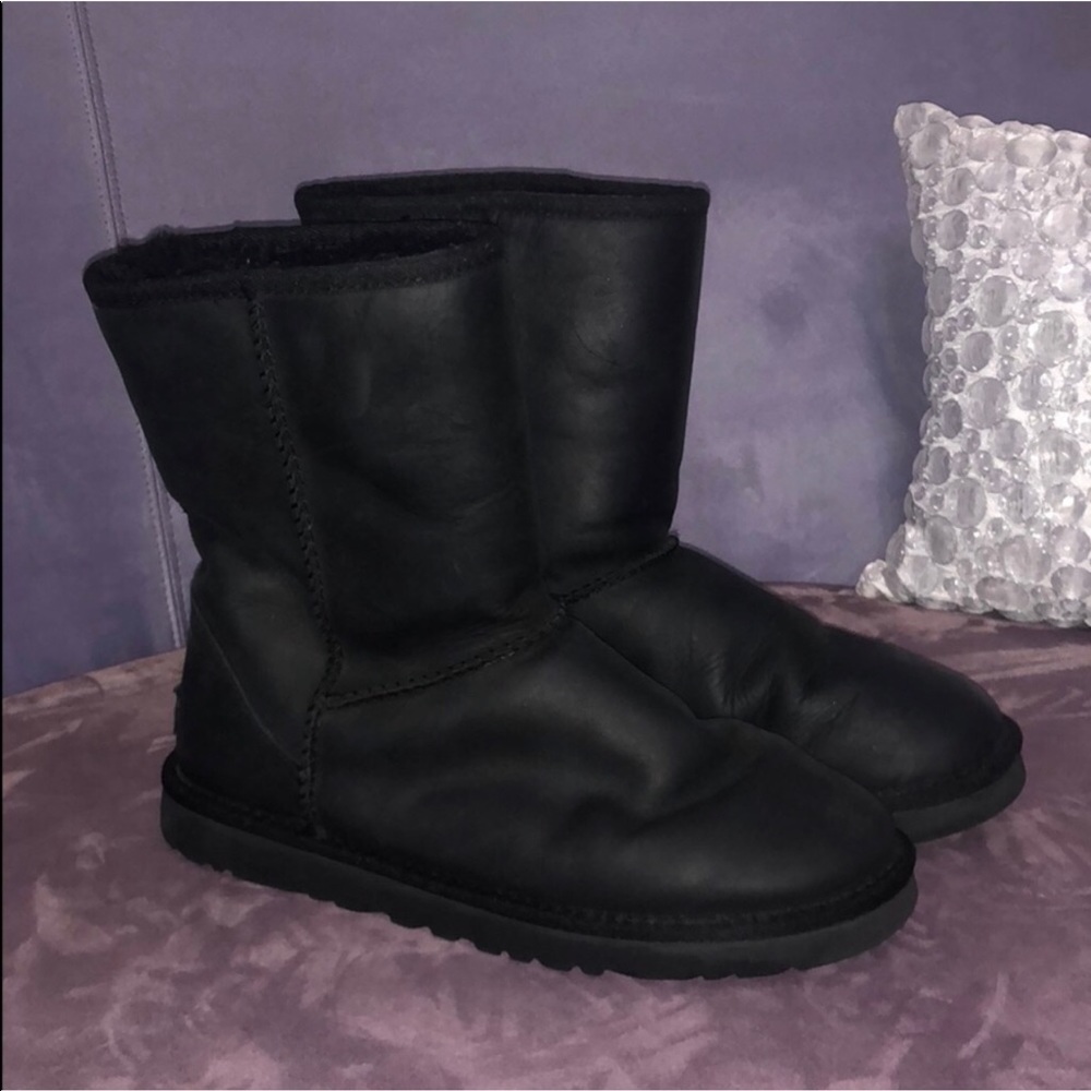 Ugg Matte Leather Black Short Boots Sz 8